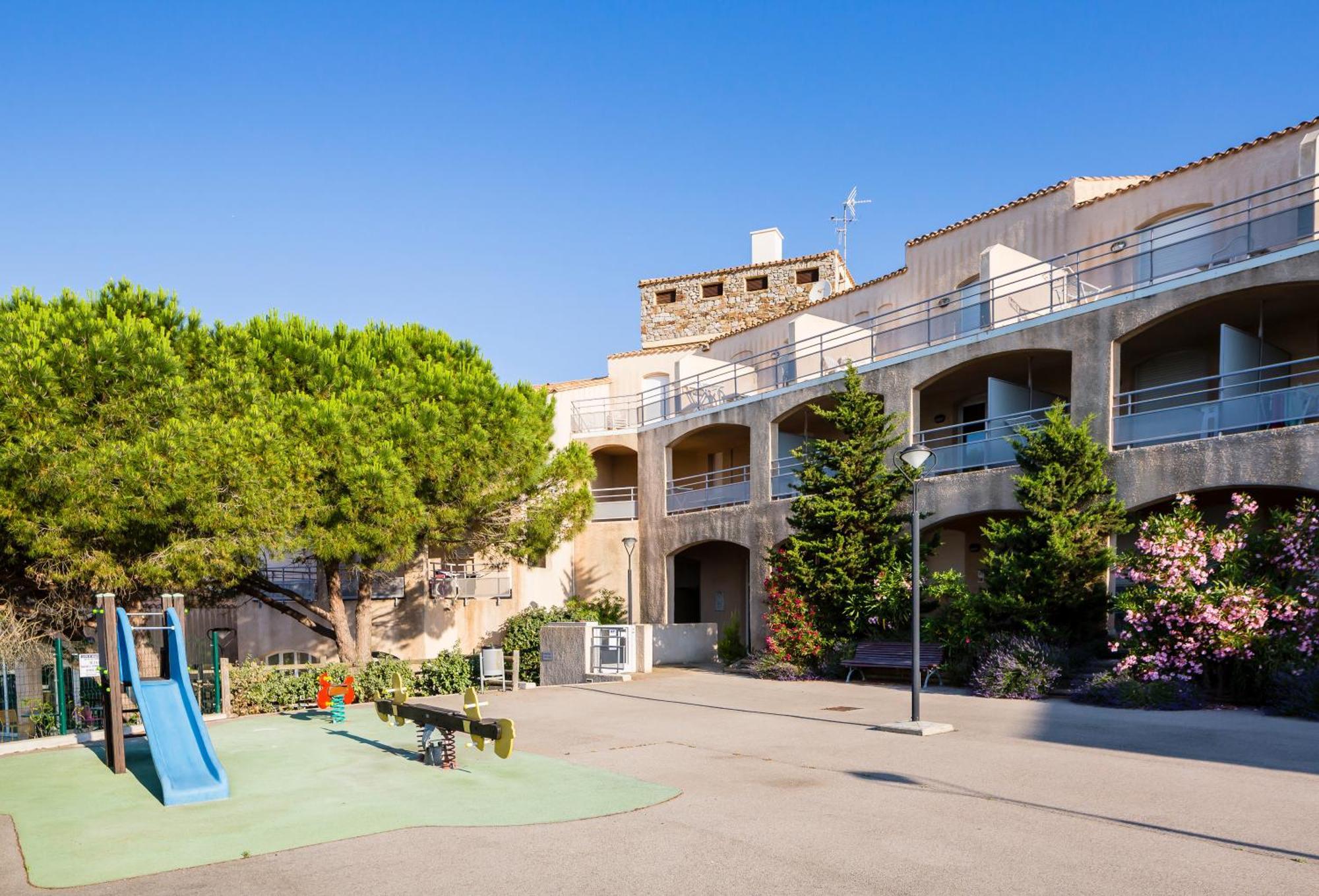 Aparthotel Ulvf Les Romarins Fleury  Exterior foto
