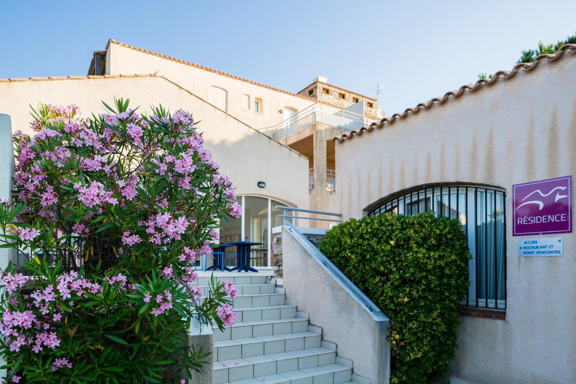 Aparthotel Ulvf Les Romarins Fleury  Exterior foto